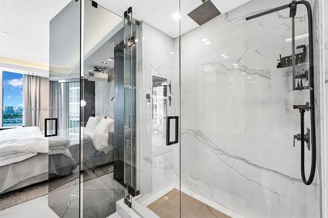 1000 S Pointe Dr 1706, Miami Beach, FL 33139