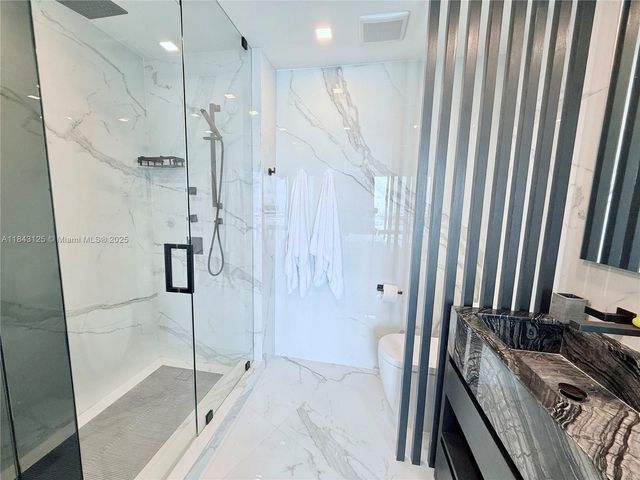 1000 S Pointe Dr 1706, Miami Beach, FL 33139