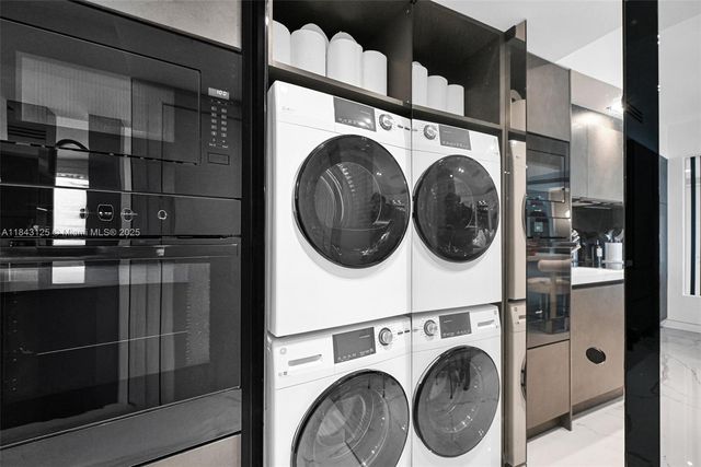 1000 S Pointe Dr 1706, Miami Beach, FL 33139