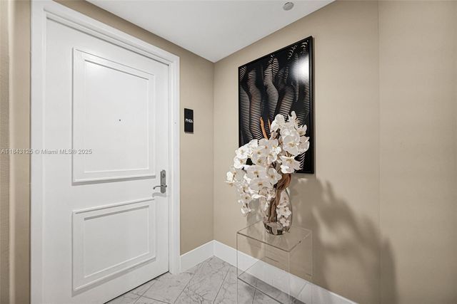 1000 S Pointe Dr 1706, Miami Beach, FL 33139