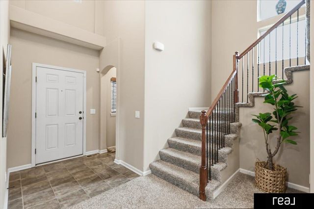 5720 S 165 Street, Omaha, NE 68135