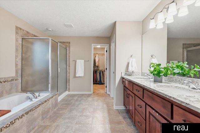 5720 S 165 Street, Omaha, NE 68135