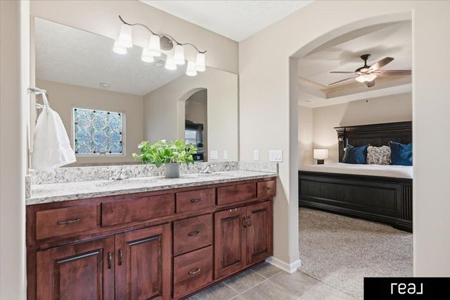 5720 S 165 Street, Omaha, NE 68135