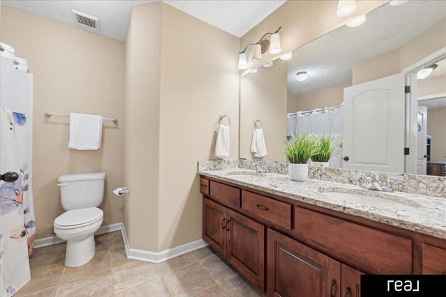 5720 S 165 Street, Omaha, NE 68135