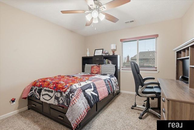 5720 S 165 Street, Omaha, NE 68135