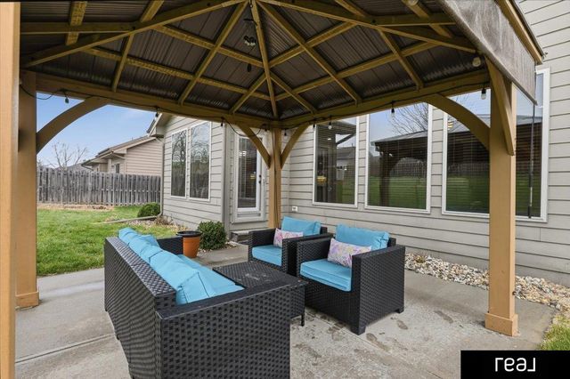 5720 S 165 Street, Omaha, NE 68135