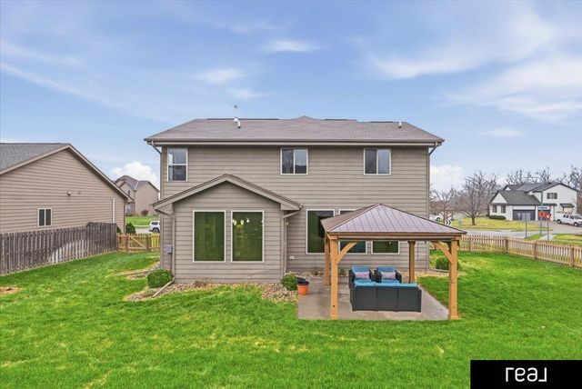 5720 S 165 Street, Omaha, NE 68135