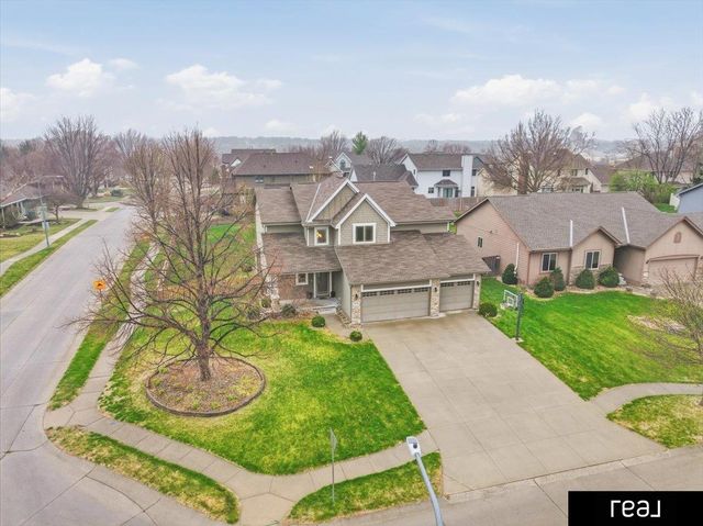 5720 S 165 Street, Omaha, NE 68135