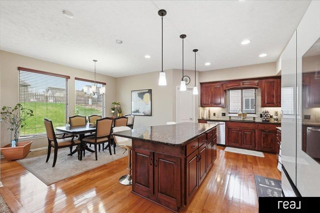 5720 S 165 Street, Omaha, NE 68135