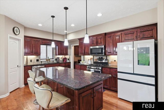 5720 S 165 Street, Omaha, NE 68135