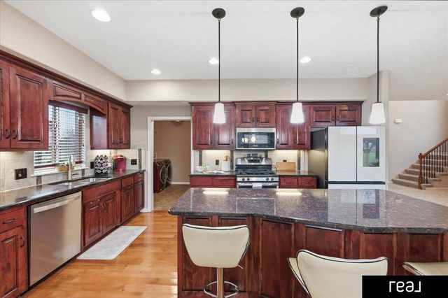 5720 S 165 Street, Omaha, NE 68135