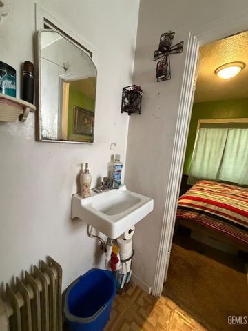 630 Beverly Drive, Bakersfield, CA 93307