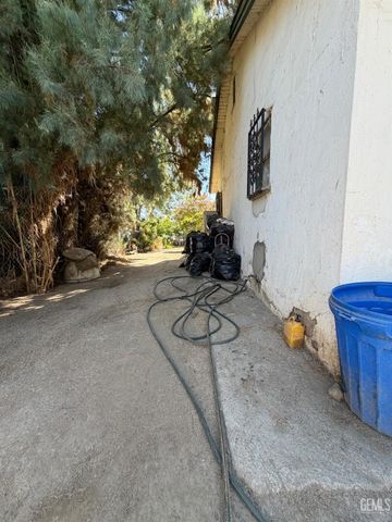 630 Beverly Drive, Bakersfield, CA 93307