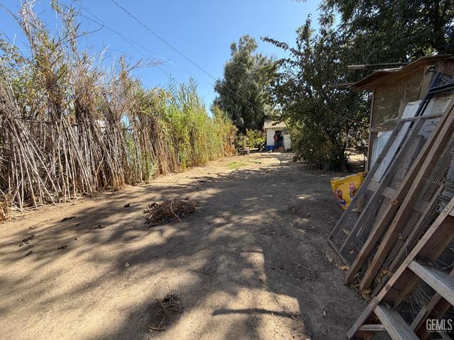 630 Beverly Drive, Bakersfield, CA 93307
