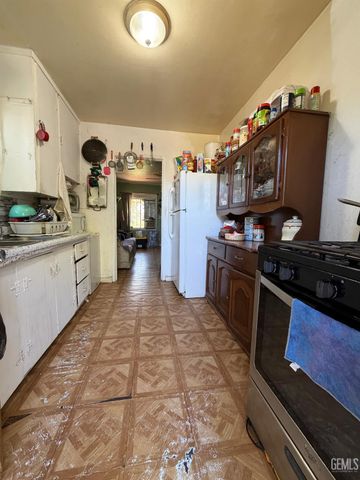 630 Beverly Drive, Bakersfield, CA 93307