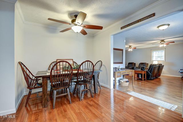 393 Mosswood Lane, Bristol, VA 24201