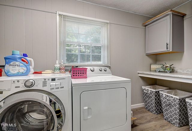 393 Mosswood Lane, Bristol, VA 24201