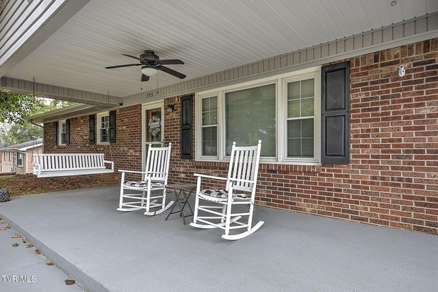 393 Mosswood Lane, Bristol, VA 24201
