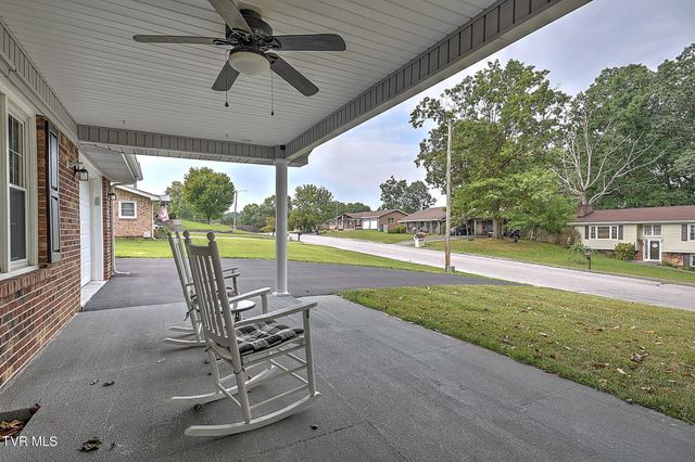 393 Mosswood Lane, Bristol, VA 24201
