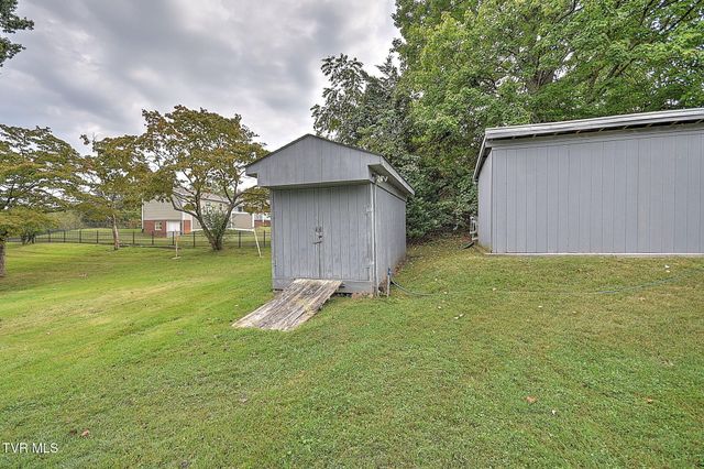 393 Mosswood Lane, Bristol, VA 24201