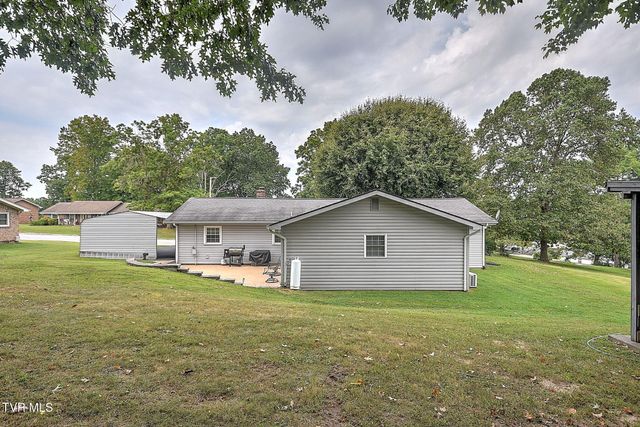 393 Mosswood Lane, Bristol, VA 24201