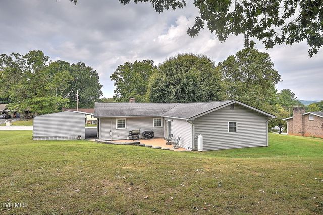 393 Mosswood Lane, Bristol, VA 24201