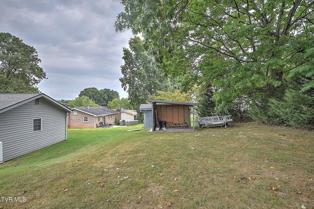 393 Mosswood Lane, Bristol, VA 24201