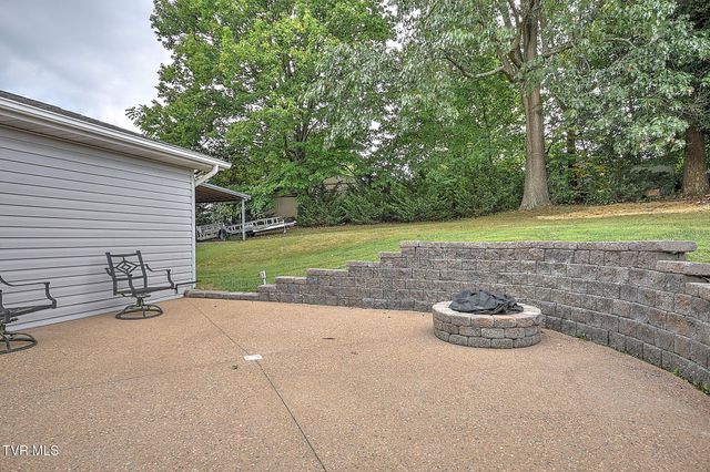 393 Mosswood Lane, Bristol, VA 24201
