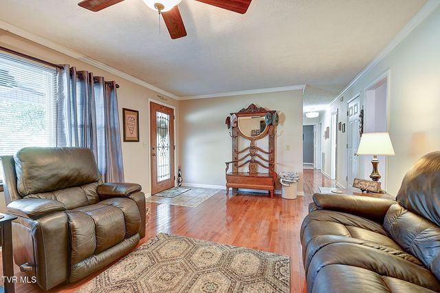 393 Mosswood Lane, Bristol, VA 24201