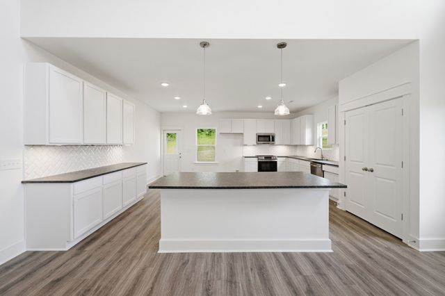 7247 Fairlawn Dr, Fairview, TN 37062