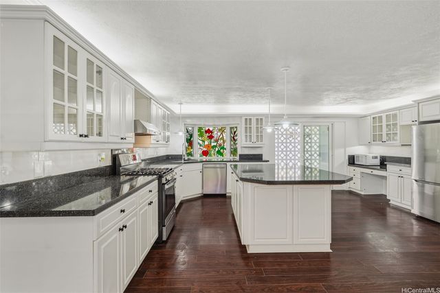 47-544 Hakuhale Street, Kaneohe, HI 96744