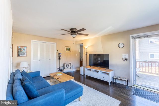 10611 MAPLE ST, Fairfax, VA 22030