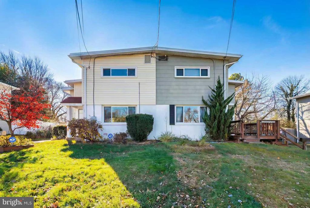 10611 MAPLE ST, Fairfax, VA 22030