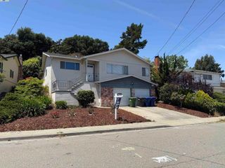 16639 Selby Dr, Castro Valley, CA 94578