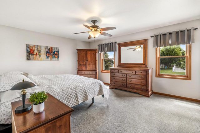 N50W14230 Fairmount AVENUE, Menomonee Falls, WI 53051