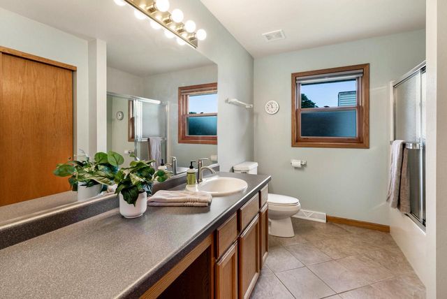 N50W14230 Fairmount AVENUE, Menomonee Falls, WI 53051