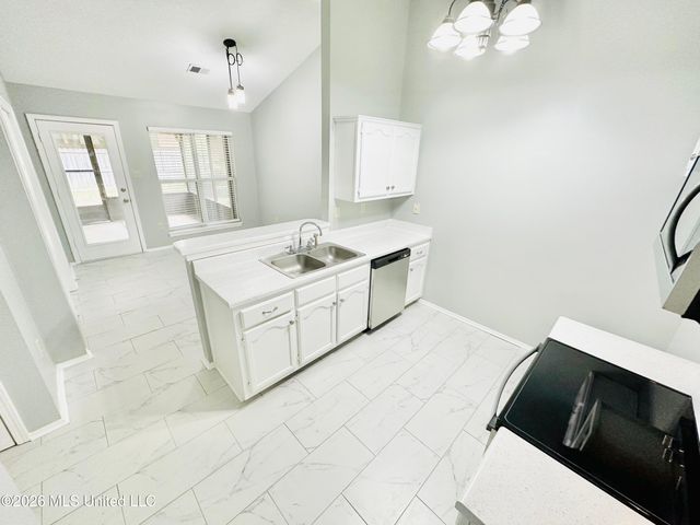 7586 Iris Drive, Southaven, MS 38671