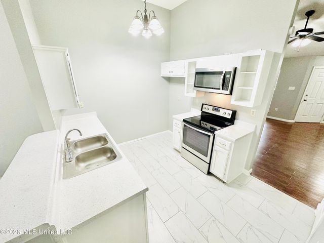 7586 Iris Drive, Southaven, MS 38671
