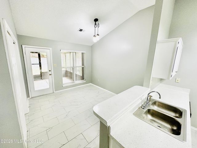 7586 Iris Drive, Southaven, MS 38671