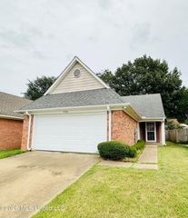 7586 Iris Drive, Southaven, MS 38671