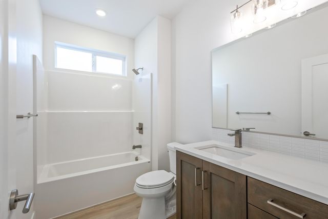 4065 SW 47th Street, Redmond, OR 97756