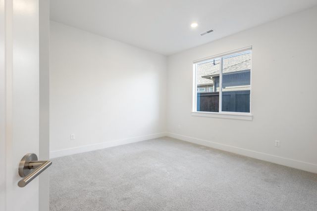 4065 SW 47th Street, Redmond, OR 97756