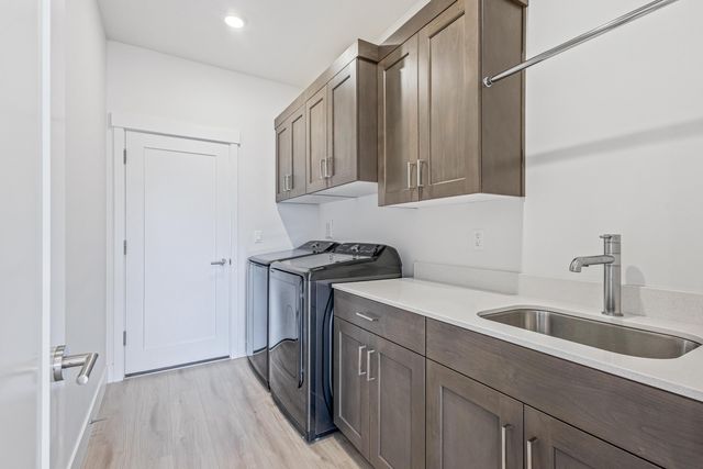 4065 SW 47th Street, Redmond, OR 97756