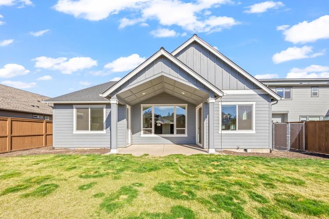 4065 SW 47th Street, Redmond, OR 97756