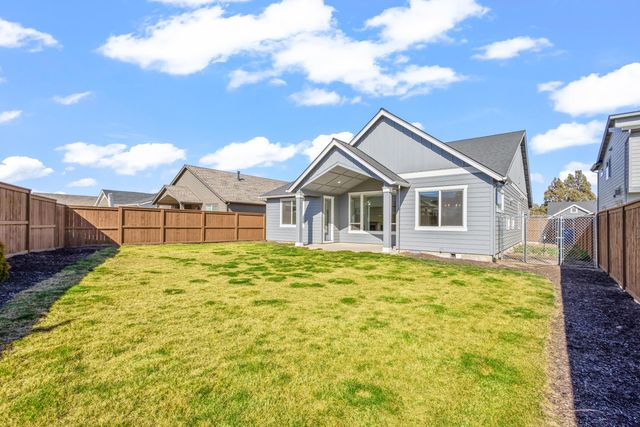 4065 SW 47th Street, Redmond, OR 97756