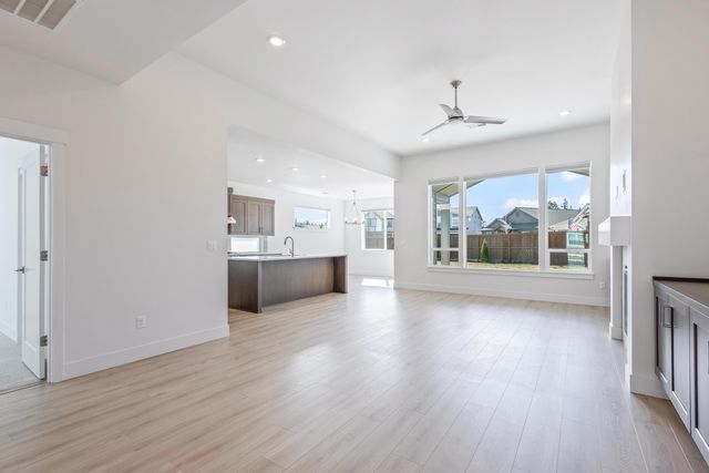 4065 SW 47th Street, Redmond, OR 97756