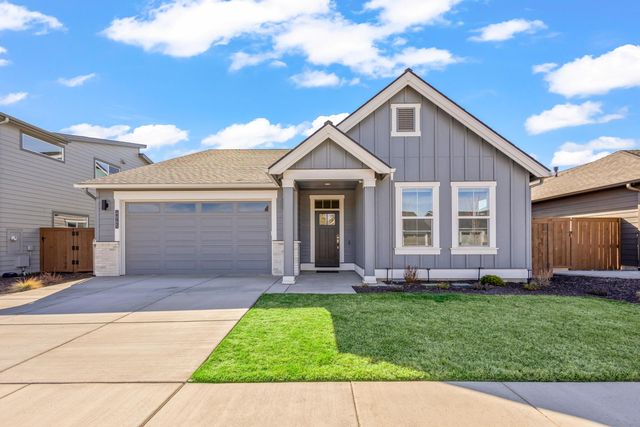 4065 SW 47th Street, Redmond, OR 97756