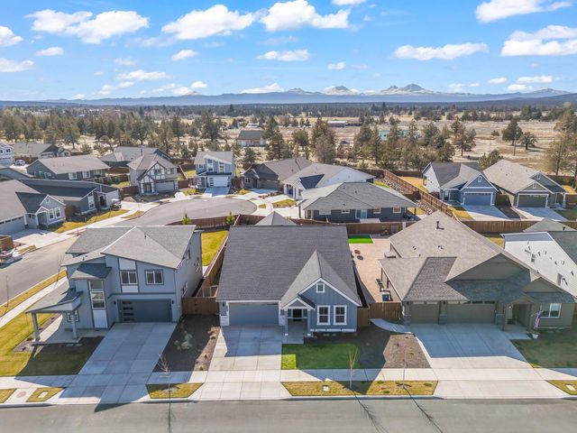 4065 SW 47th Street, Redmond, OR 97756