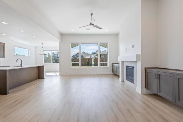 4065 SW 47th Street, Redmond, OR 97756