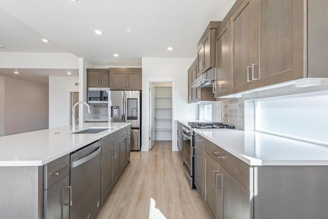 4065 SW 47th Street, Redmond, OR 97756